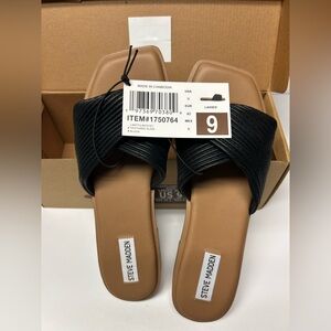 Steve Madden Ladies 9 Limitt Textured Slide Flat Sandal, Black - NIB